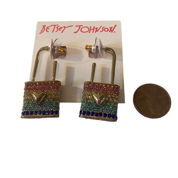 Betsey Johnson Sparkly Rainbow Lock Earrings w/ Small Gold Toned Center Heart. - Picture 8 of 8